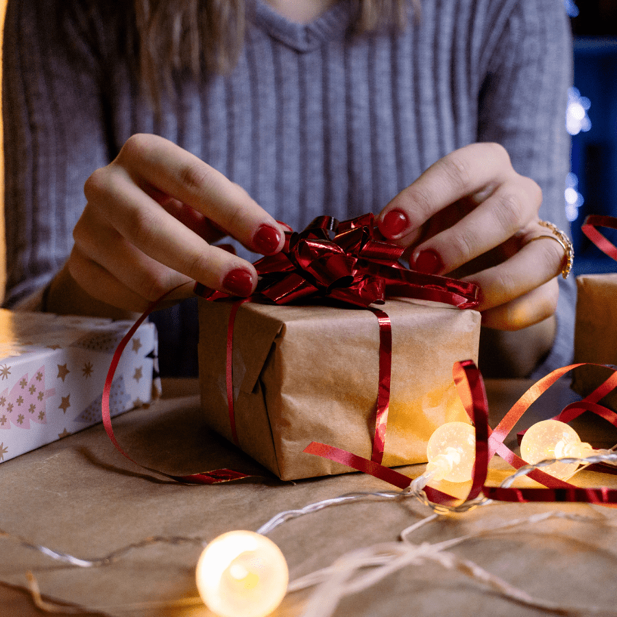 5 Holiday Gifts Travel Nurses Will Love in 2020